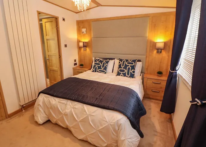 Hedgerow * Grange-over-Sands